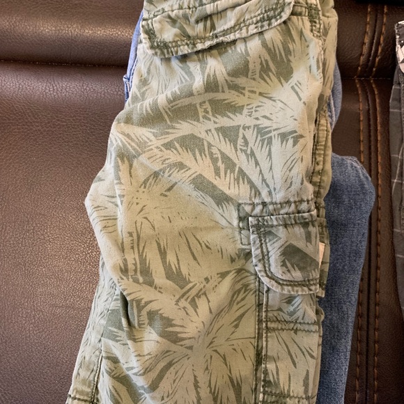 Boys size 5 - Picture 10 of 12